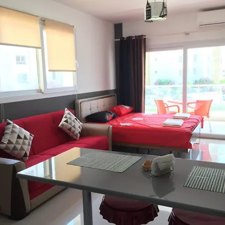 Caesar Hotel apartamentowy Trikomo