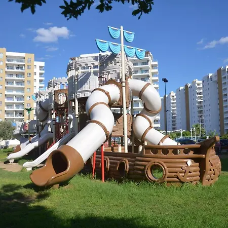 Caesar Apartahotel Trikomo