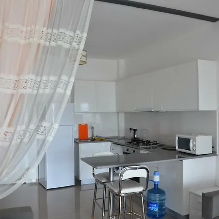 Caesar Hotel apartamentowy Trikomo